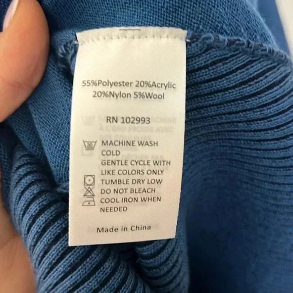 Victor Alfaro Royal Blue ribbed sweater size M - Picture 4 of 6